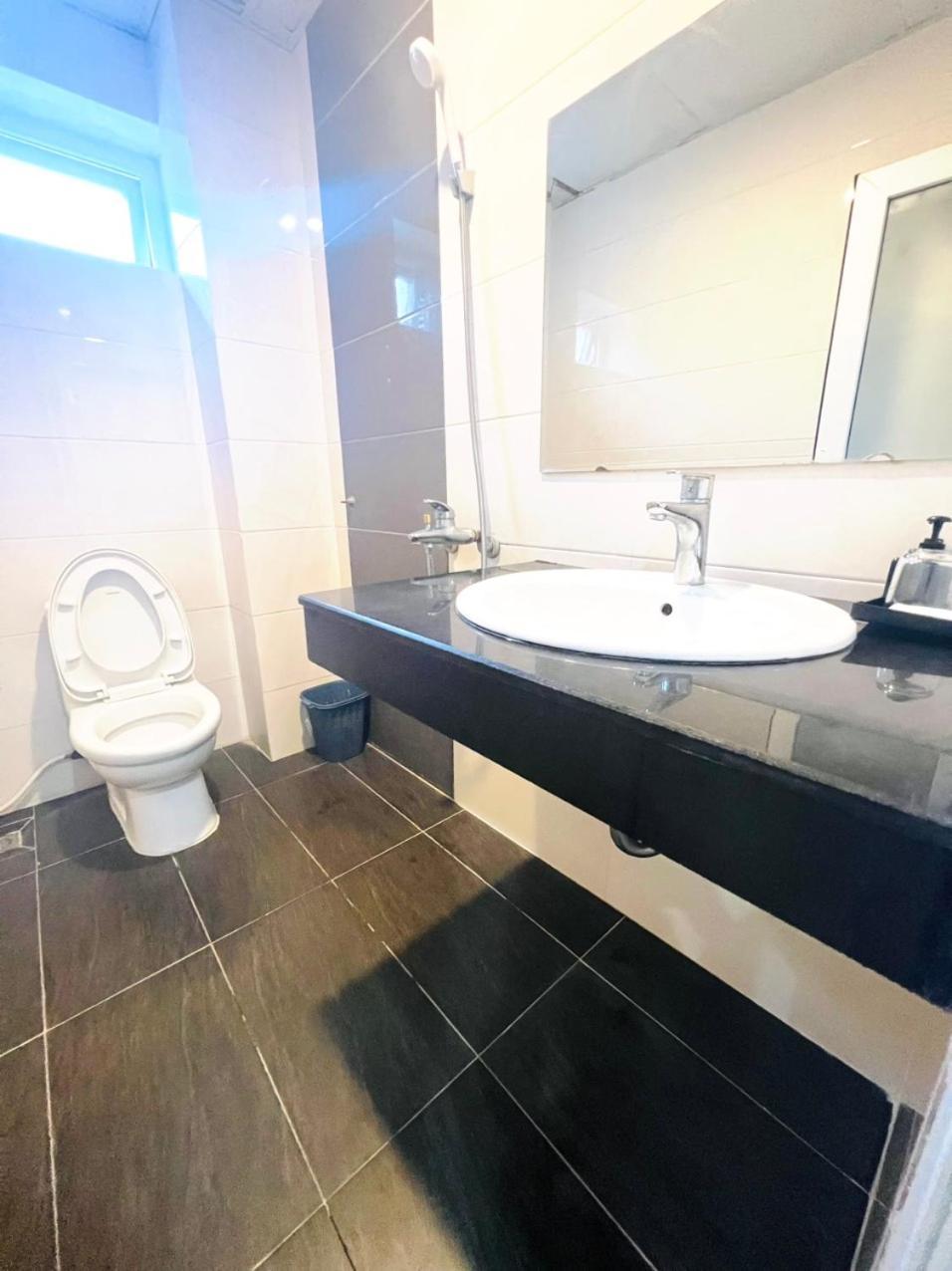 Hoang Ngan 2 Hotel - Tp. Vinh Buitenkant foto